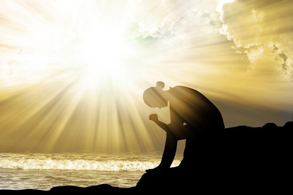 Understanding and managing chronic pain in a soothing, sunny environment.